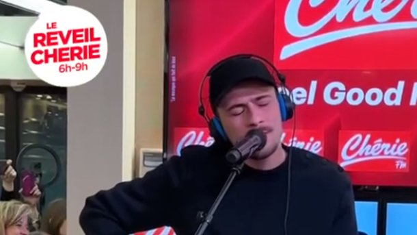 Pierre Garnier reprend "Perfect" de Ed Sheeran dans le Réveil Chérie