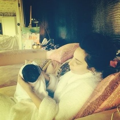 Lady Gaga: Mommy gave Asia baby girl a bath. Can u spot her? 