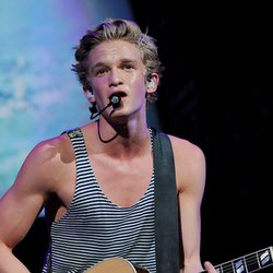 gigi-hadid-et-cody-simpson