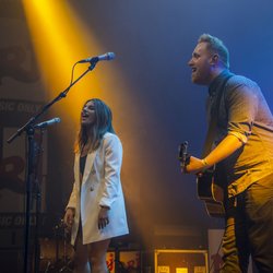 Gavin James et Philippine - NRJ Music Tour Lyon 2019