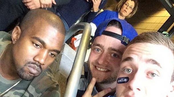 Kanye West: oui, il peut sourire!
