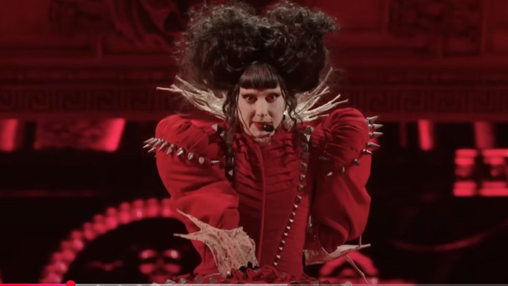 Lady Gaga interprète "The Dead Dance" aux Video Music Awards 2025