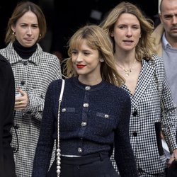 Angèle au défilé Chanel à la Fashion Week. Le 3 mars 2020 à Paris.