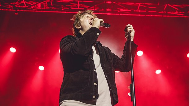 Lewis Capaldi: comment est-il devenu connu?