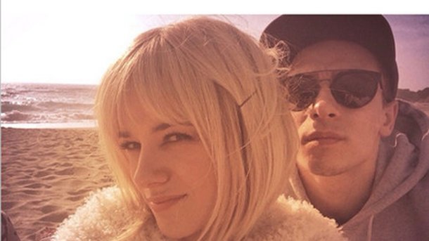 Alizée : toujours aussi blonde et amoureuse !
