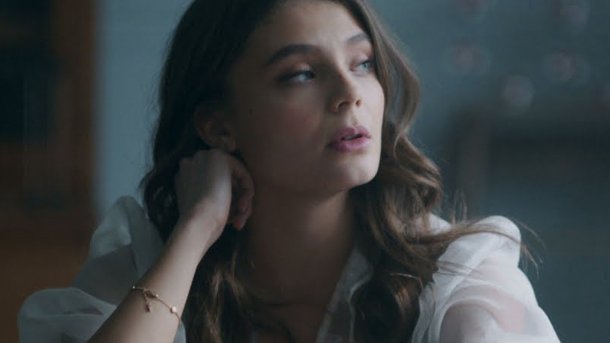 Maëlle : découvrez le clip de «L’effet de masse»