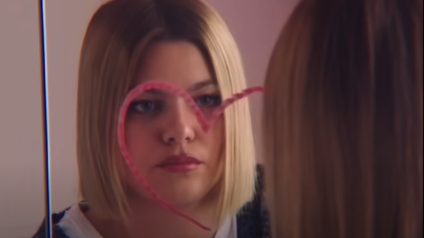Louane déclare son amour pour sa fille Esmée dans le clip de «Secret»