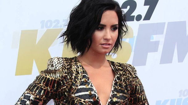 Demi Lovato : «c’était un cauchemar de travailler avec moi»