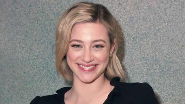 « Riverdale » : Lili Reinhart évoque son ressenti face aux moqueries de la série