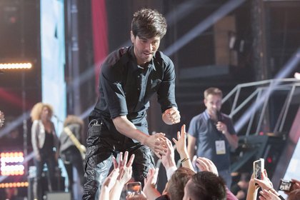 Enrique Iglesias - Cérémonie NRJ Music Awards 2016