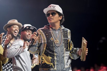 Bruno Mars - Cérémonie NRJ Music Awards 2016