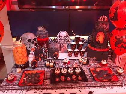 Le Réveil Chérie fête Halloween.