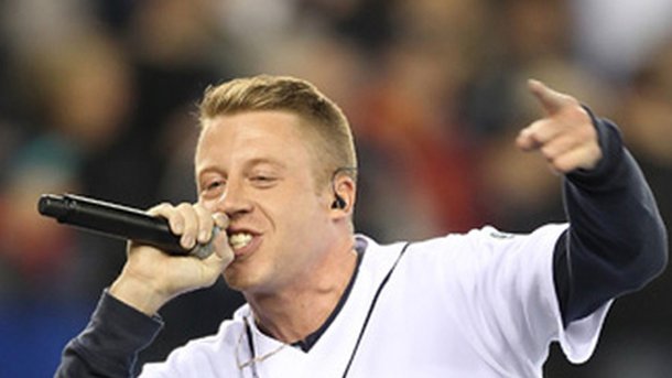 Macklemore : félicité par Eminem