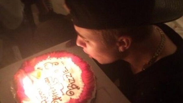 Justin Bieber : un anniversaire bien entouré