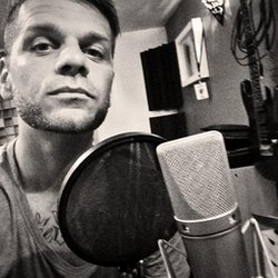 Keen'V: Aprem Studio ;) #Surprise :P 