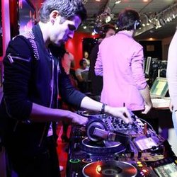 Jeudi 18 octobre avec Amel Bent et le Dj Michael Canitrot