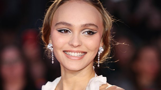 Vanessa Paradis : sa fille Lily-Rose Depp époustouflante en robe échancrée au BFI London Film Festival