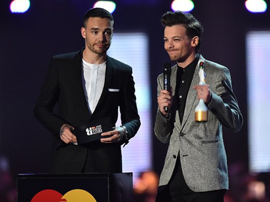 Liam Payne et Louis Tomlinson sur la scène des Brit Awards
