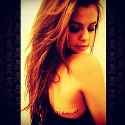 Selena Gomez et son nouveau tatouage :"«S’aimer soi-même avant tout»