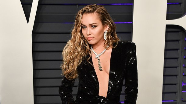Miley Cyrus préférerait embrasser Harry Styles plutôt que Justin Bieber!