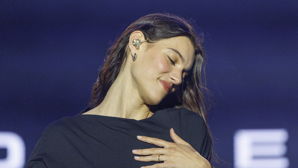 Charlotte Cardin partage “Memories”, son nouveau single en deux versions