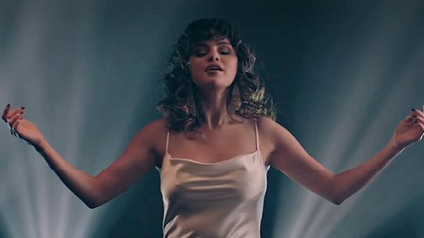 Selena Gomez - Dance Again