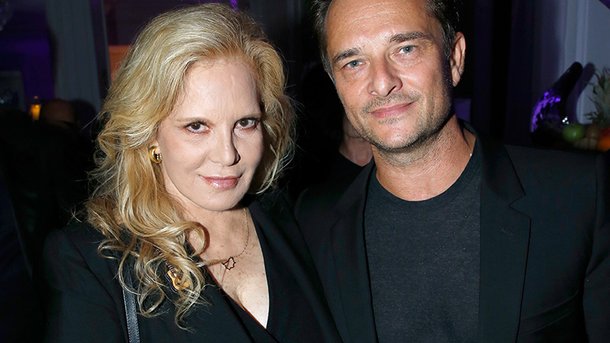 Hommage à Johnny Hallyday : Sylvie Vartan et David Hallyday chantent "Sang pour sang" en live