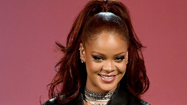 Rihanna en larmes en retrouvant un ancien professeur: «Mon mentor, mon champion»