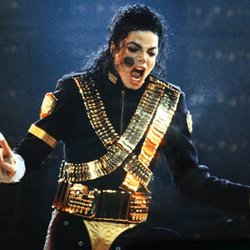 Michael Jackson : un biopic et des duos avec Freddie Mercury
