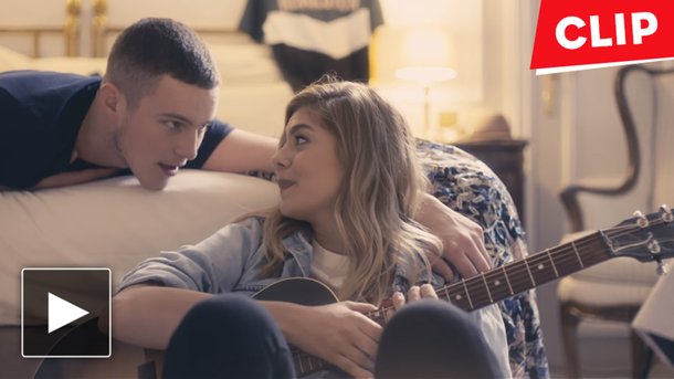 Louane: romantique et nostalgique dans le clip d’«Immobile»
