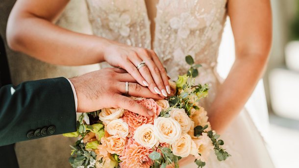Les infos du Réveil Chérie : plus vous dépensez d’argent pour votre mariage, plus vous avez de chance de divorcer