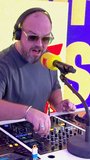 Alban Ivanov est aussi DJ. Extrait du set exclusif sur Rire & Chansons, dans  L’Afterwork du Rire