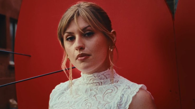 Marine dans son clip "Coeur maladroit" / Capture d'écran