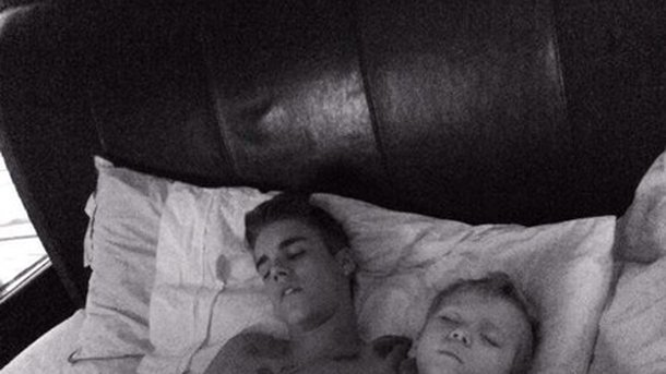Justin Bieber se ressource en famille