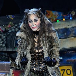La première représentations de Cats avec Chimène Badi