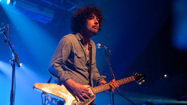 Yarol Poupaud, le guitariste de Johnny Hallyday, fait ses débuts en solo