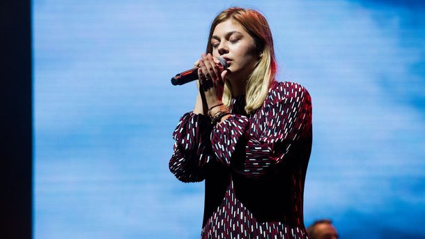 Louane : l'histoire derrière la chanson "Maman"