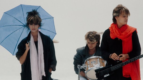 En janvier 1983, Nena passe le mur du son avec "99 Luftballons"