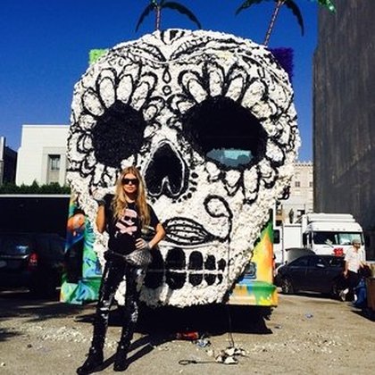 Fergie: Check out my #artcar. Video shoot day 2. See u today la! #LALOVE