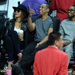 Beyoncé, Jay Z et Kendrick Lamar à un match de basket
