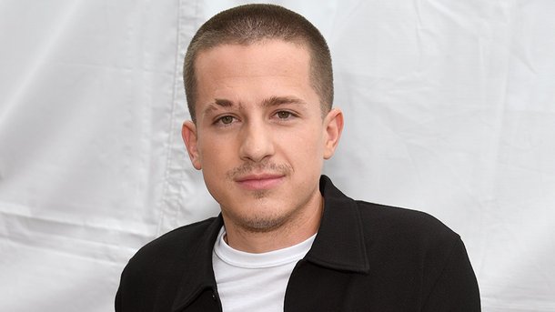 Charlie Puth célèbre son anniversaire en famille