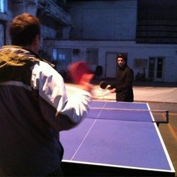 Matt sert en premier mais Boris a un revers terrifiant 