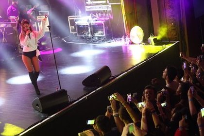 Ariana Grande en concert privé à Paris