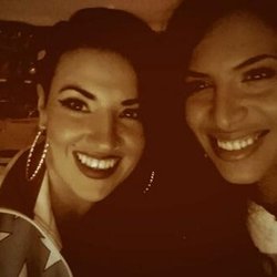 Zaho: avec ma pote @TaraMcDonaldTV on dine tranquille... Bon appetit :)