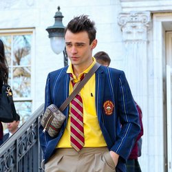 Look 3 : le petit sac Gucci pour y ranger son livre de SVT