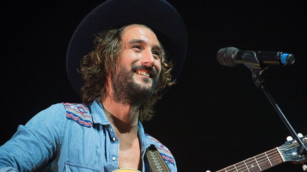 Jérémy Frerot chante avec son fils en live à la maison !