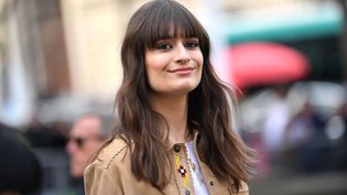 Clara Luciani se lance dans la mode : la chanteuse a créé sa collection avec Sandro !