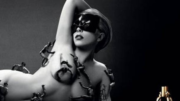 Lady Gaga se met à nu pour « Fame »