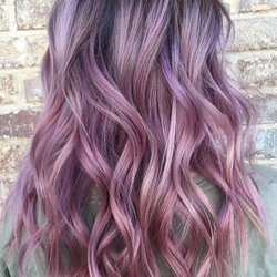 On essaie le lilas pour une année haute en couleurs.