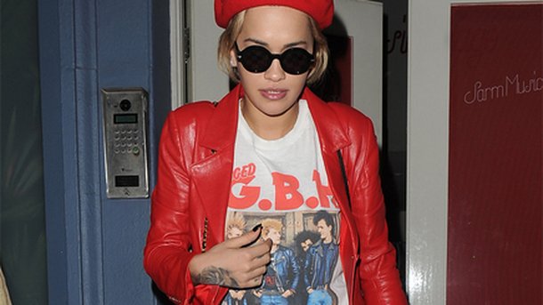 Rita Ora : méconnaissable pour le magazine Paper!